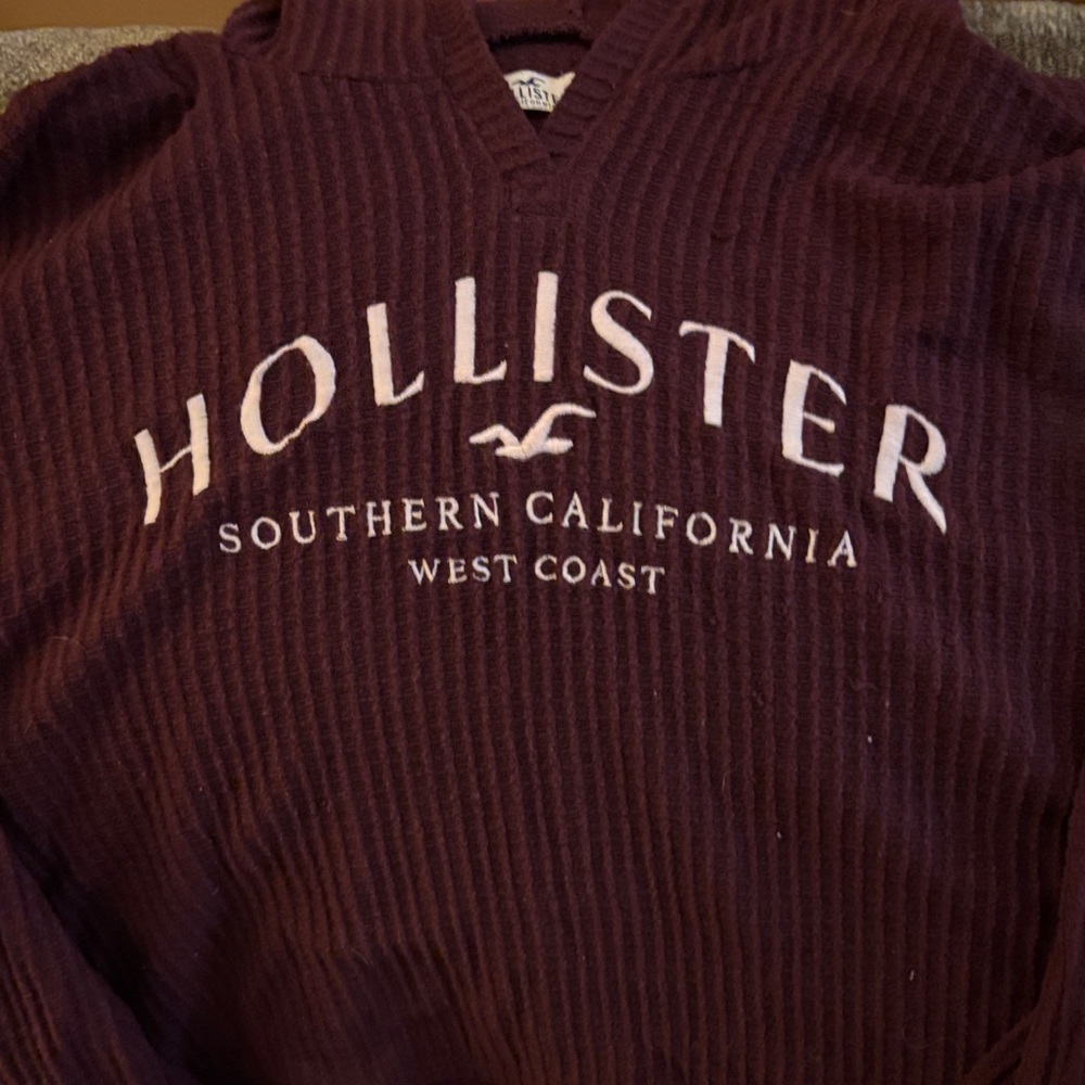 Hollister women’s burgundy V-Neck Sweater